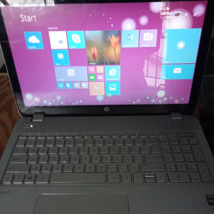 Hasil service laptop untuk Ahmad - Permasalahan: , Kerusakan Engsel