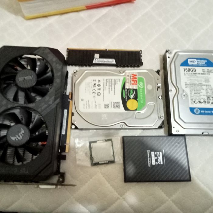 Hasil service computer untuk Alvin - Permasalahan: , Monitor tidak mengeluarkan gambar saat komputer dinyalakan