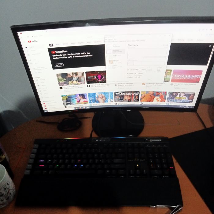 Hasil service computer untuk Dennis - Permasalahan: , Attempting repair loop, karena di interrupt (di matikan paksa) corrupt bahkan mau d clean install jg tidak bisa